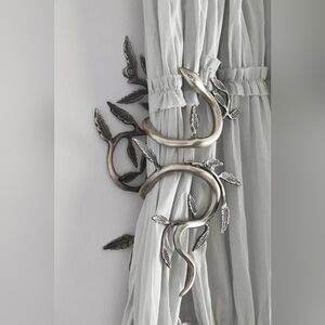 Anthropologie Serpentine Tieback Right Side Silver ***READ PLEASE***